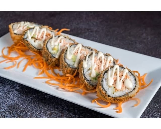 Duo Spicy Crunchy Salmon.